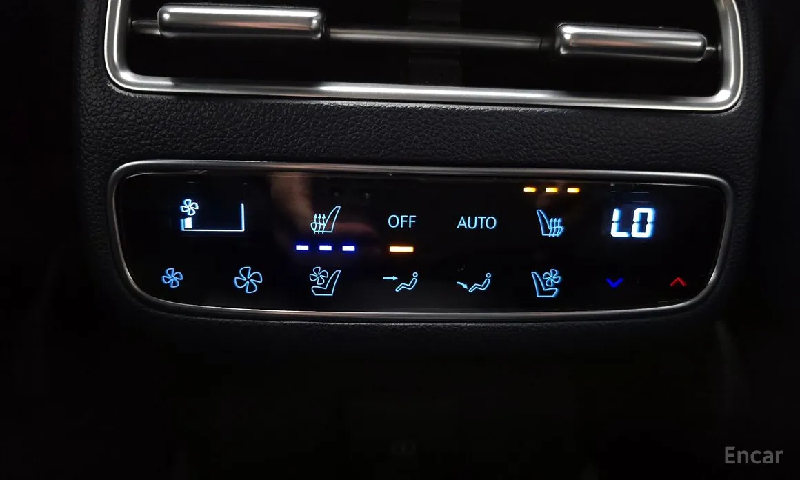 Фото 19 - Genesis GV70