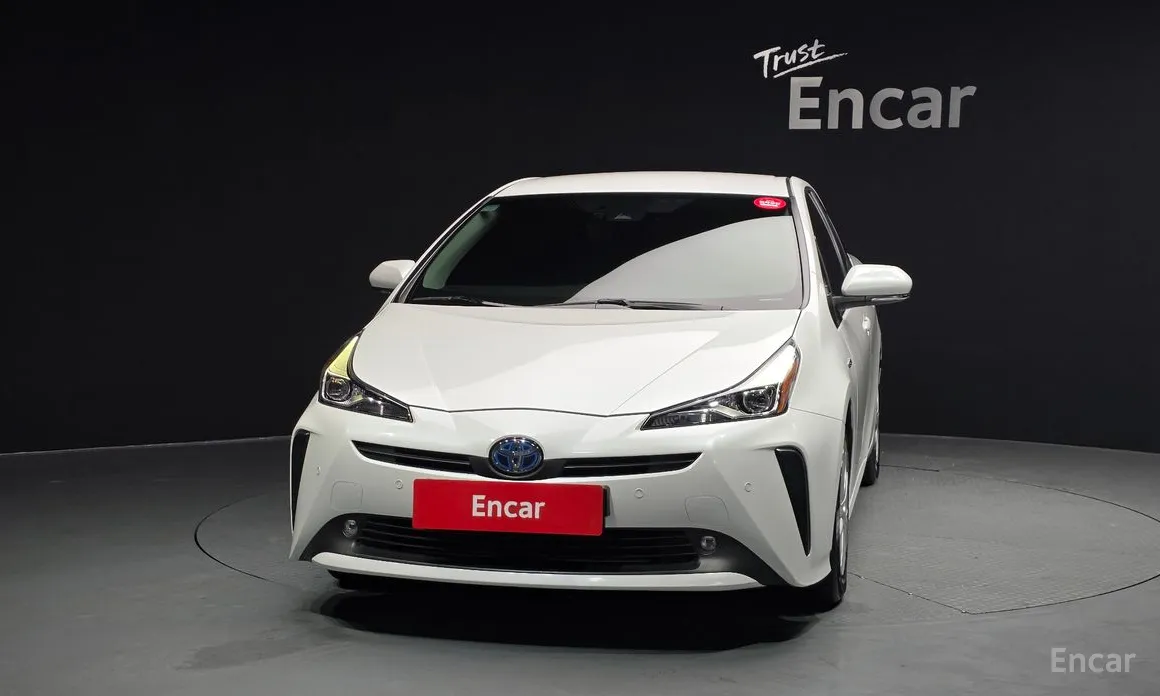 Фото 3 - Toyota Prius