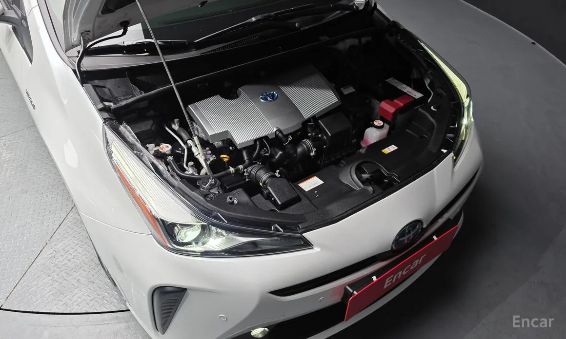 Фото 6 - Toyota Prius