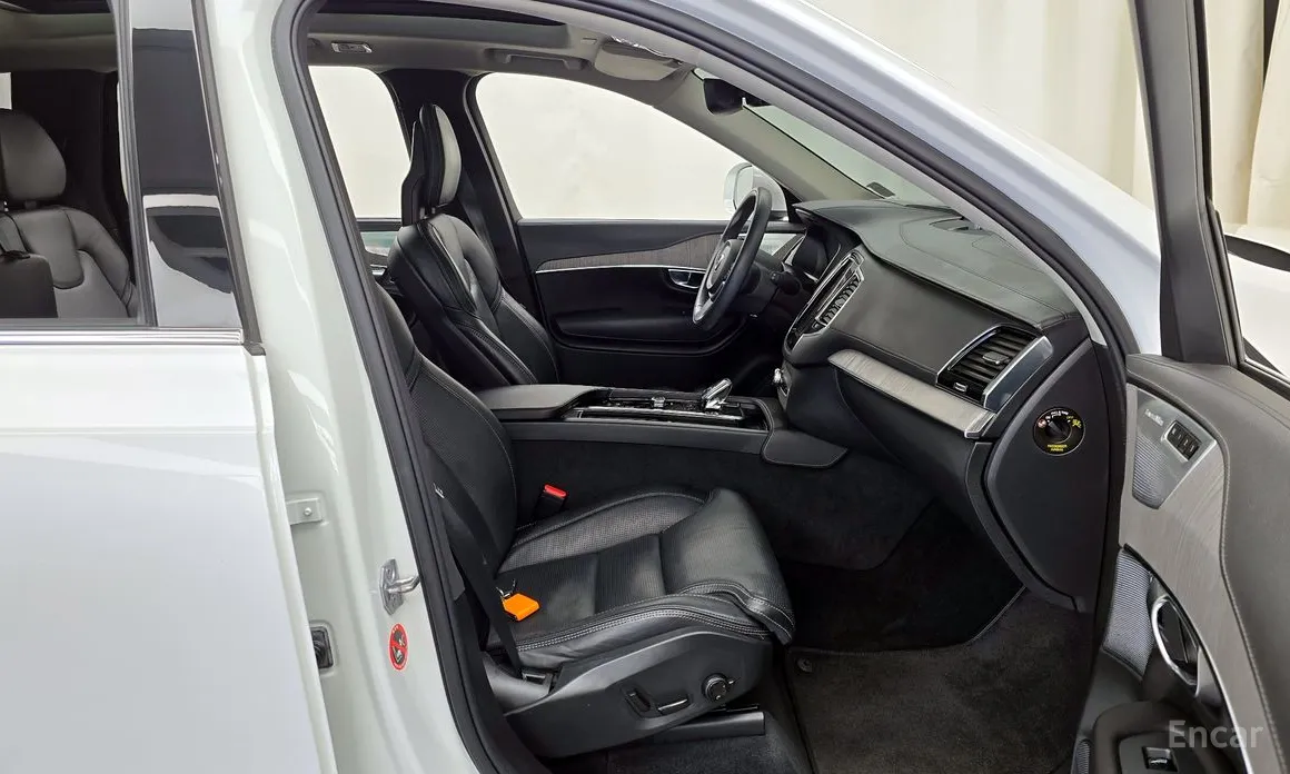 Фото 11 - Volvo XC90