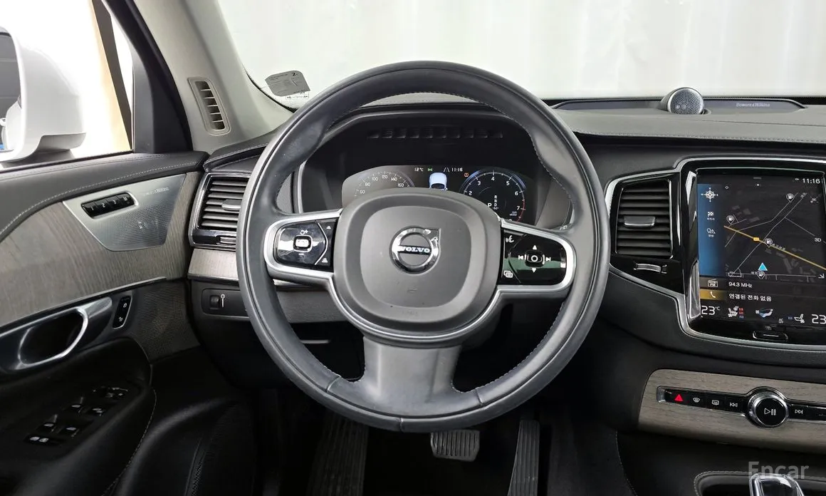 Фото 13 - Volvo XC90