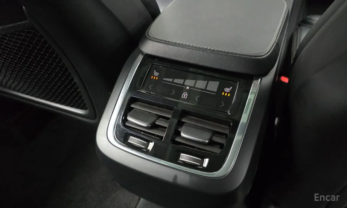 Фото 19 - Volvo XC90