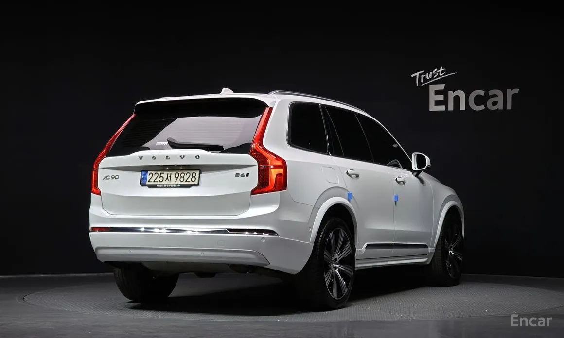 Фото 2 - Volvo XC90