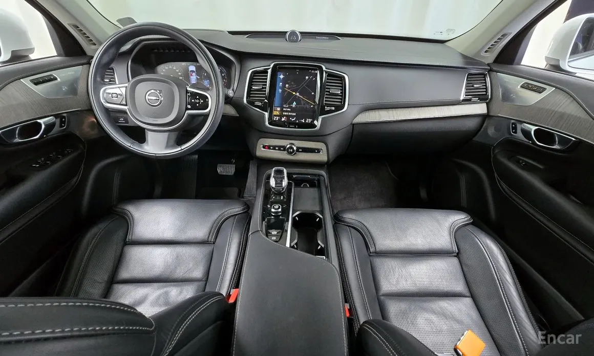 Фото 7 - Volvo XC90