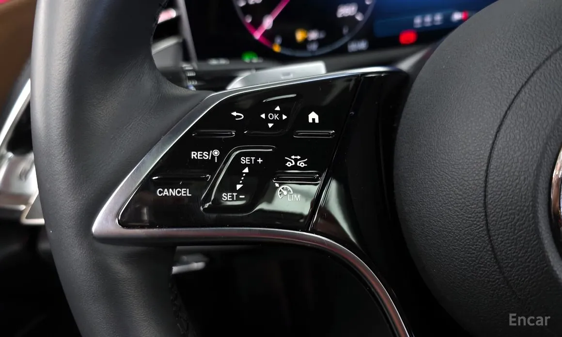 Фото 18 - Mercedes-Benz E-Class