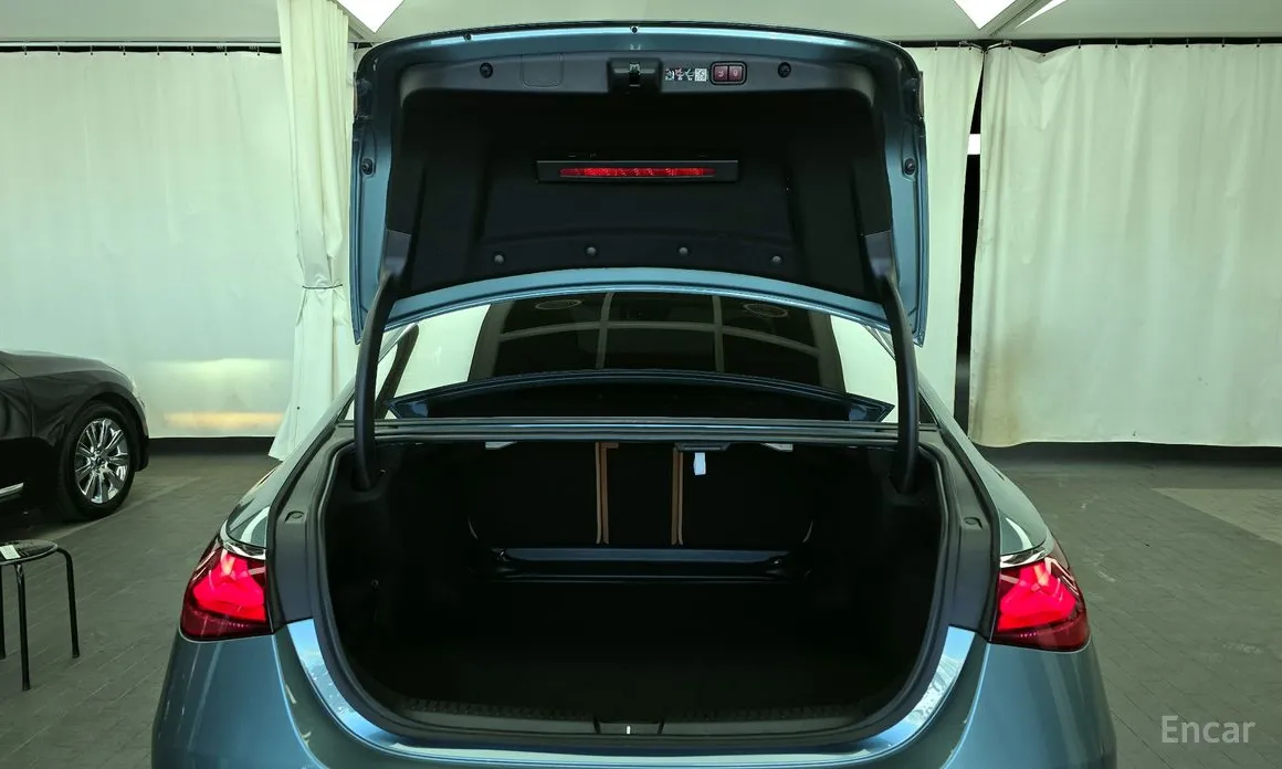 Фото 20 - Mercedes-Benz E-Class