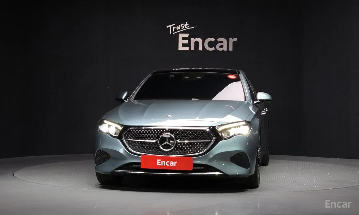 Фото 3 - Mercedes-Benz E-Class