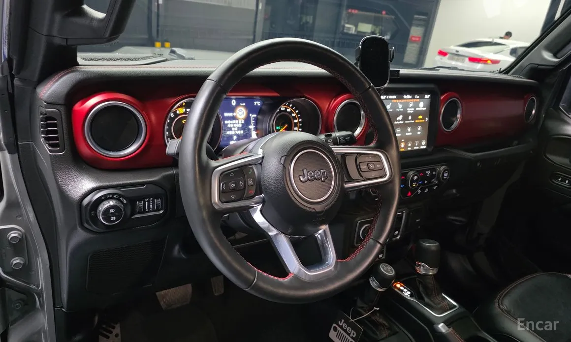 Фото 13 - Jeep Wrangler