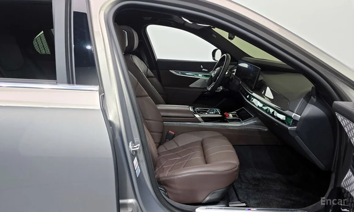 Фото 11 - BMW i7