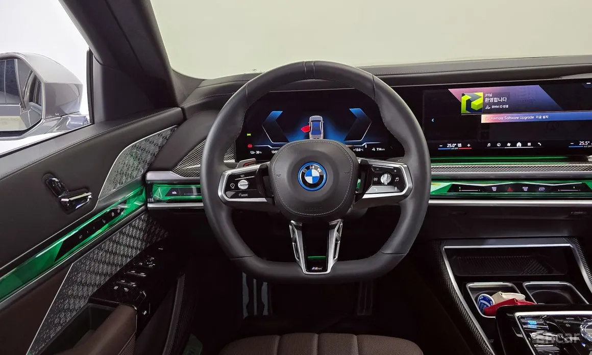 Фото 13 - BMW i7