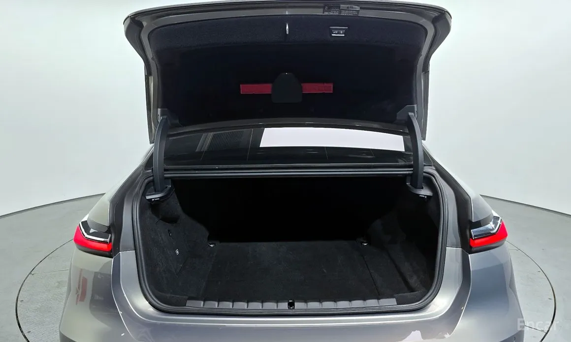 Фото 20 - BMW i7