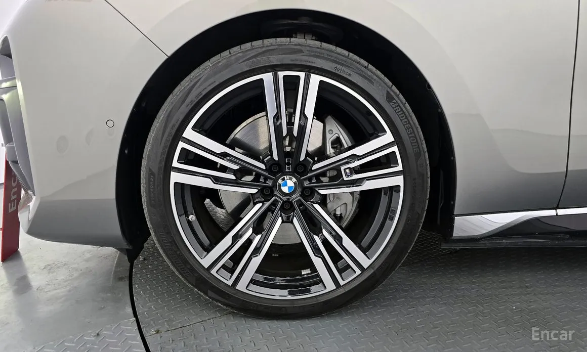 Фото 5 - BMW i7