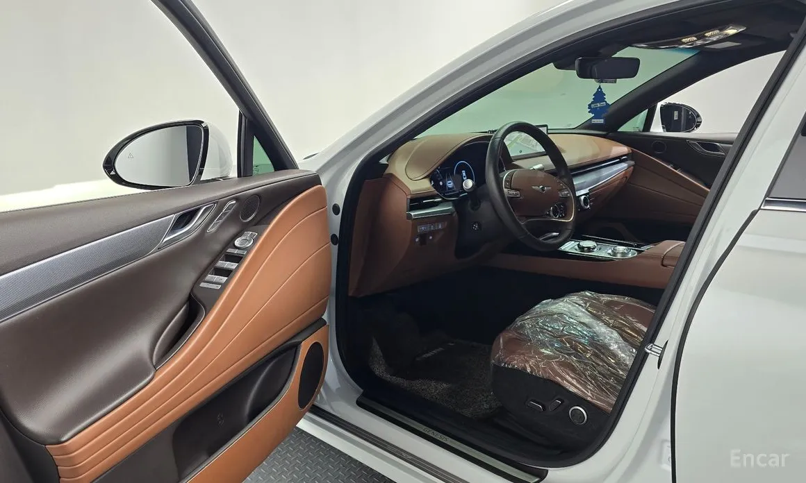 Фото 10 - Genesis G80