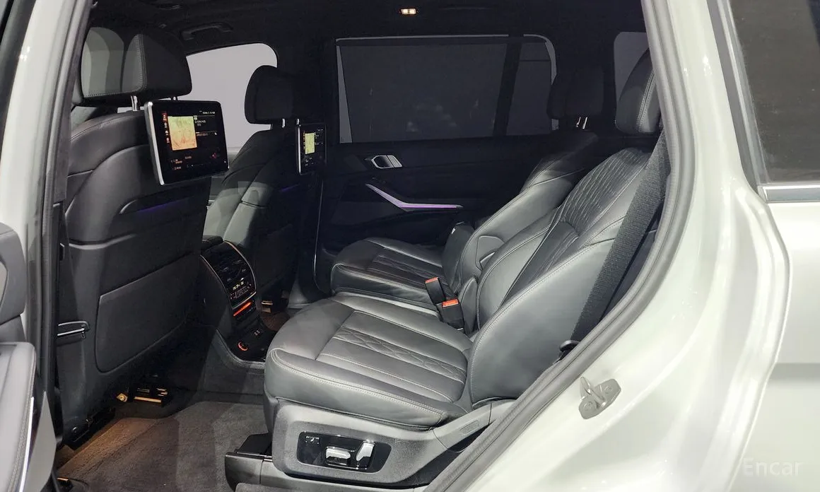 Фото 12 - BMW X7