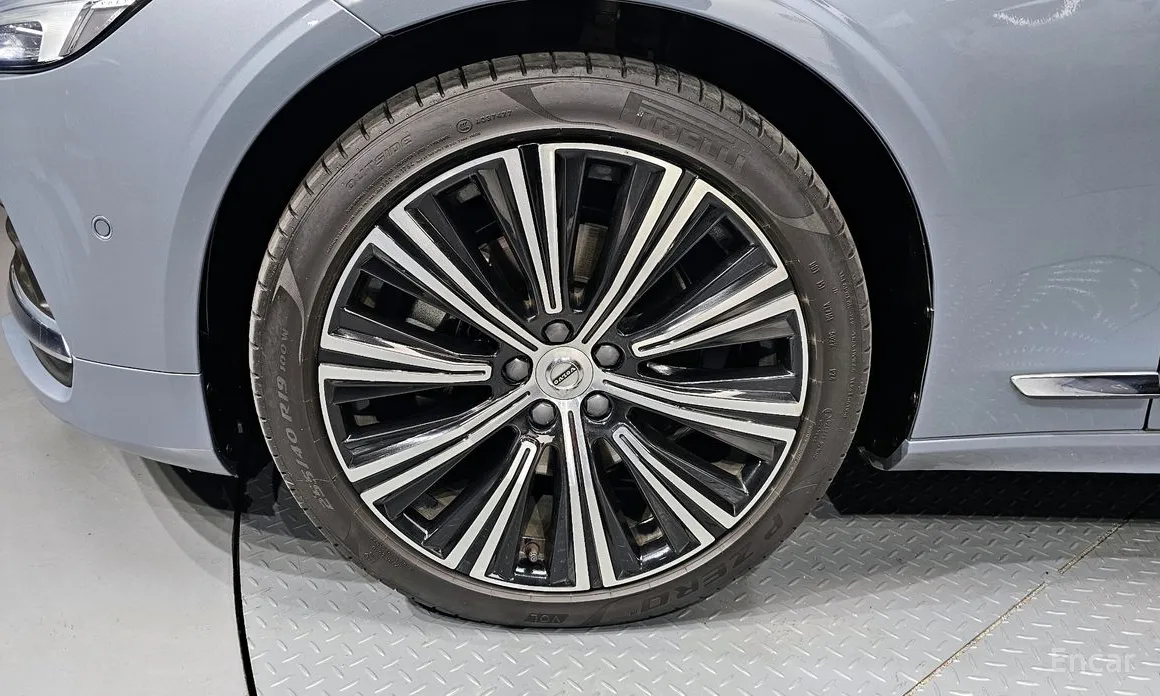 Фото 5 - Volvo S90