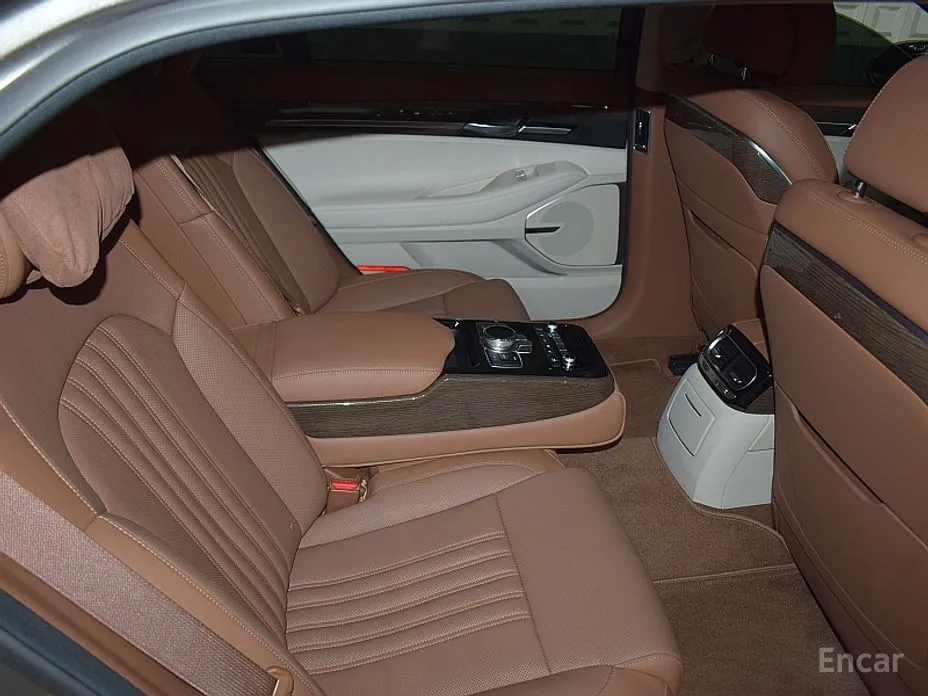 Фото 14 - Genesis G90