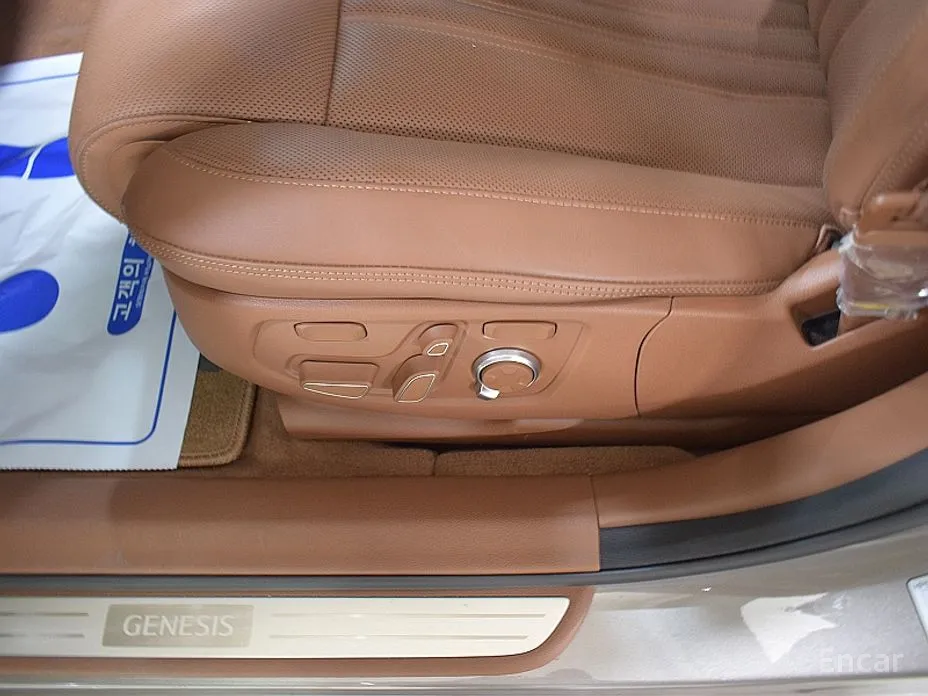 Фото 16 - Genesis G90