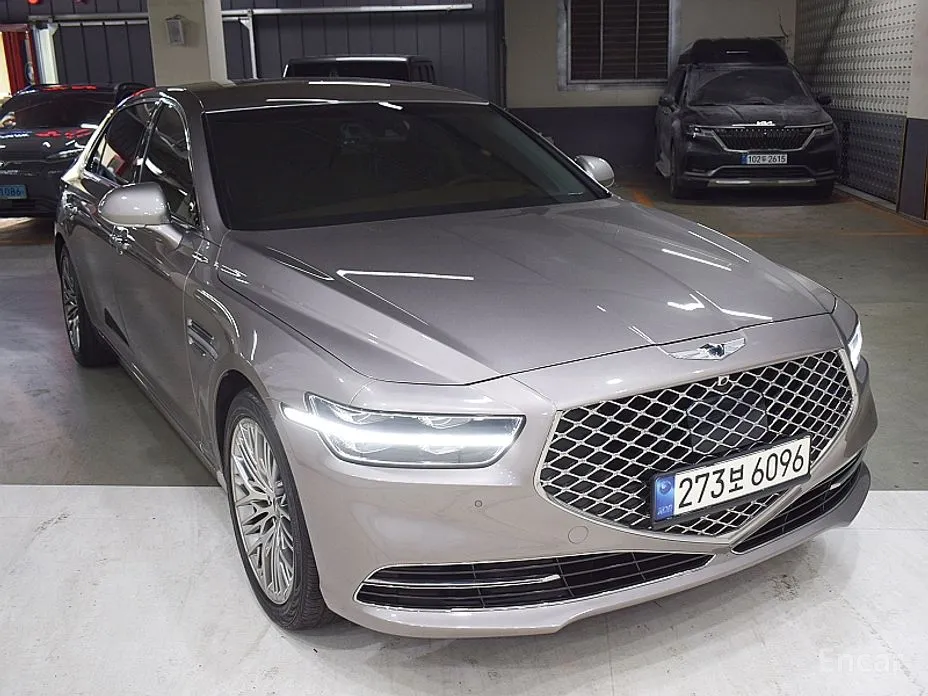 Фото 2 - Genesis G90