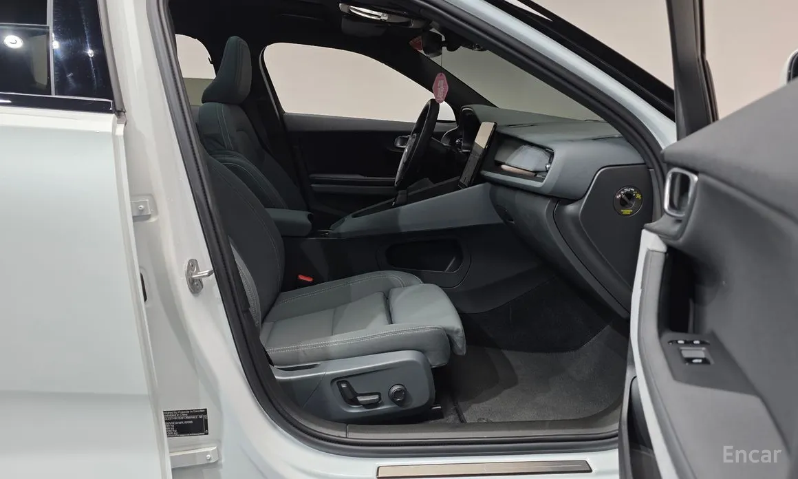 Фото 11 - Polestar 2