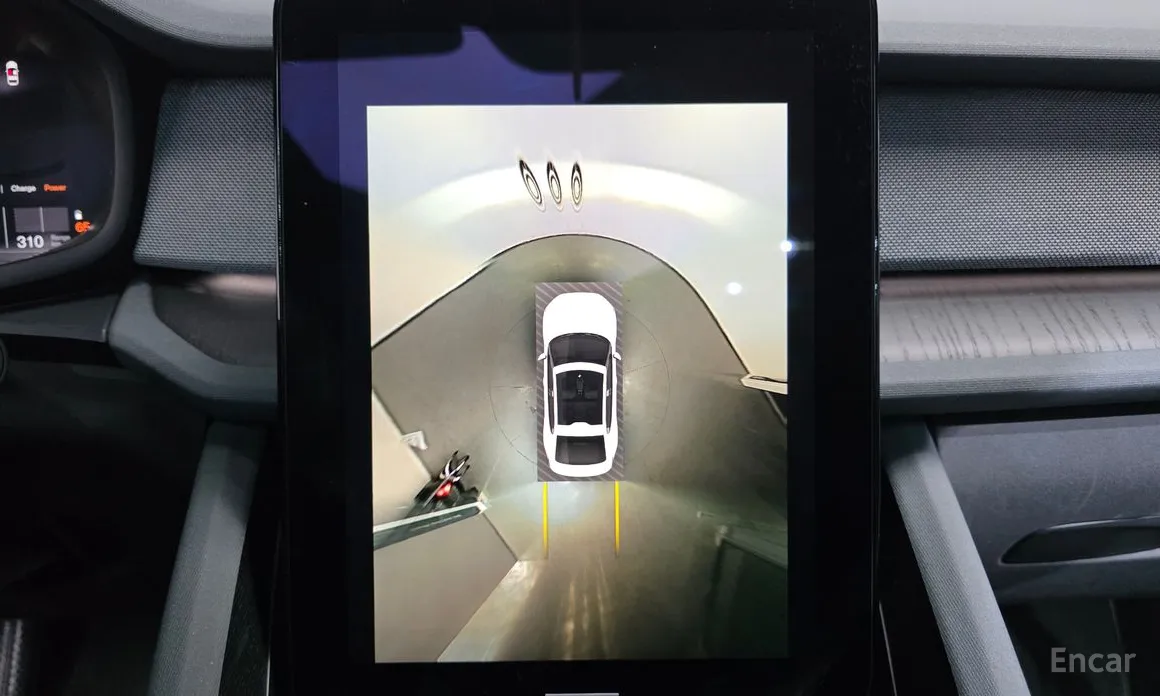 Фото 15 - Polestar 2