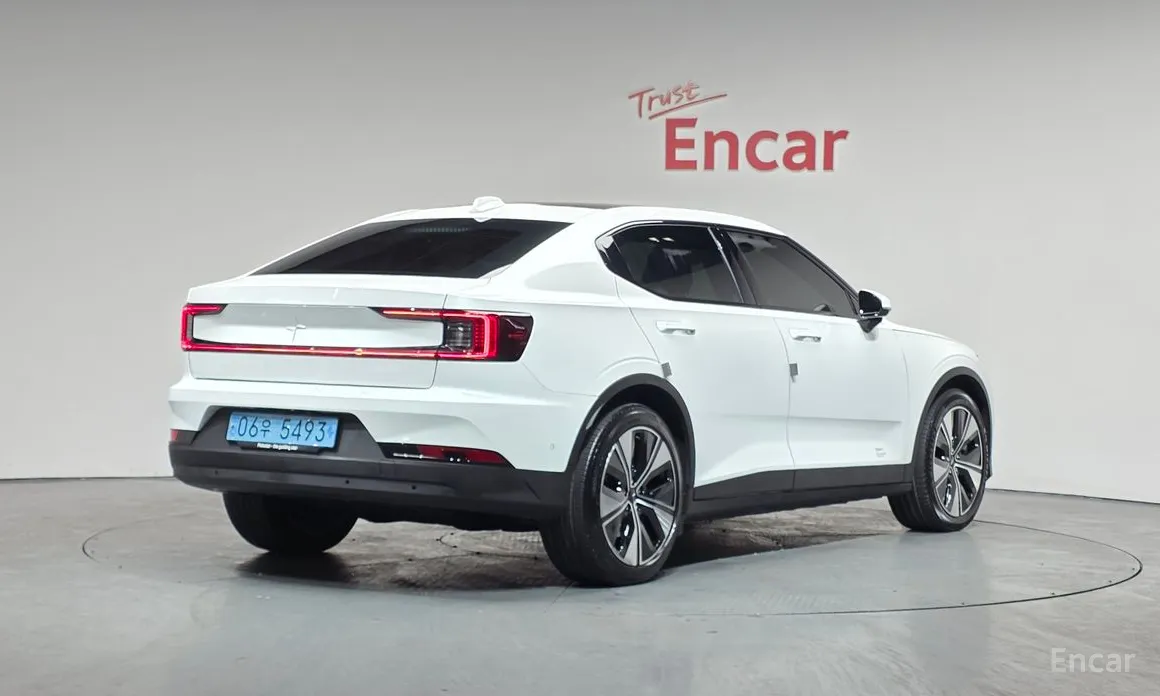Фото 2 - Polestar 2