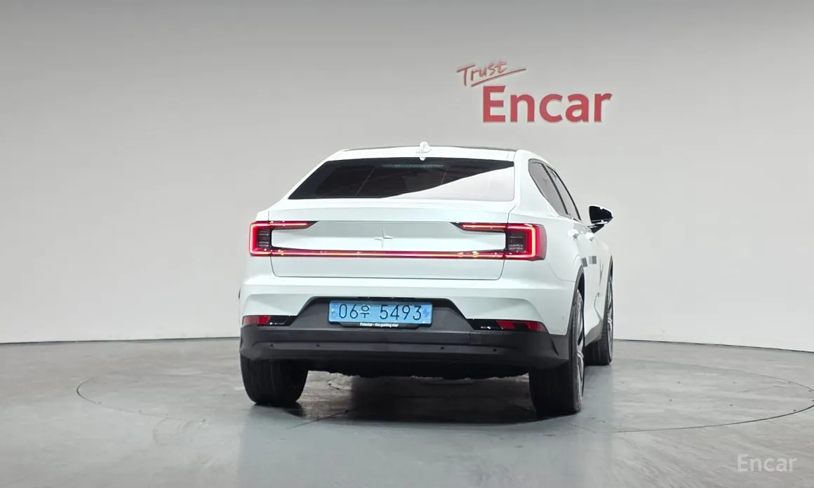 Фото 4 - Polestar 2