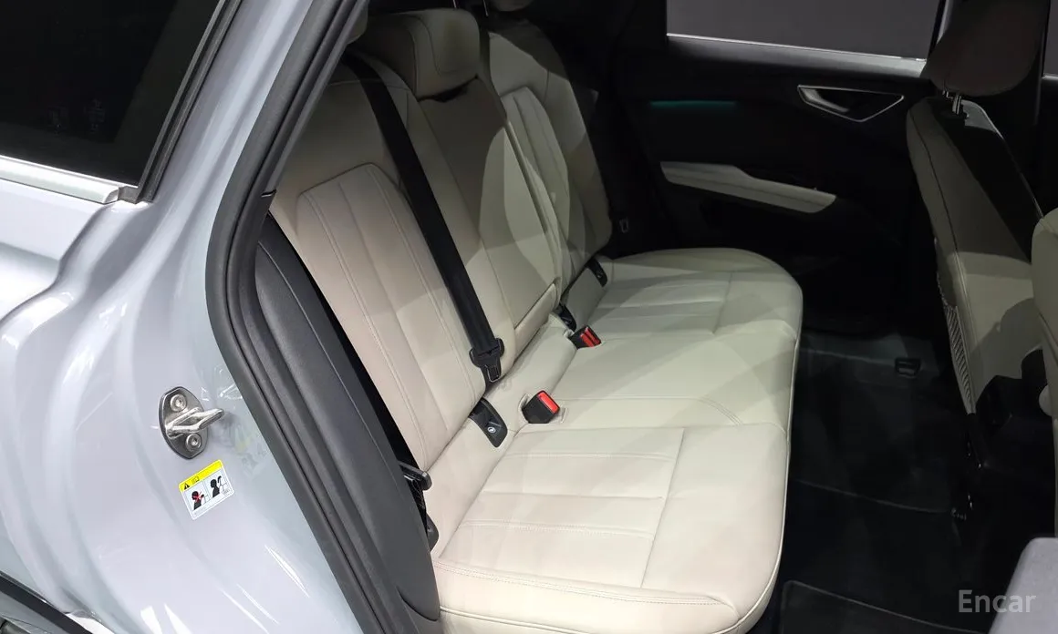 Фото 12 - Audi Q4 e-tron