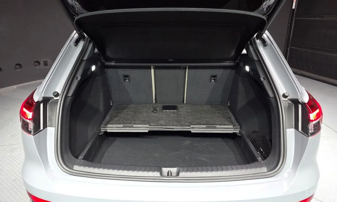 Фото 20 - Audi Q4 e-tron