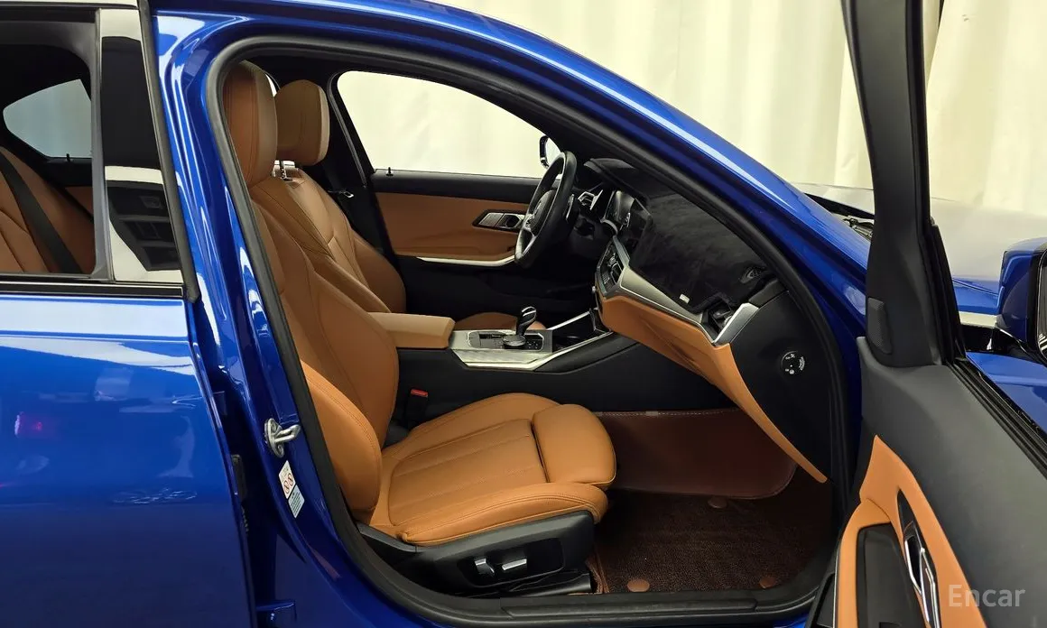 Photo 11 - BMW 3 Series