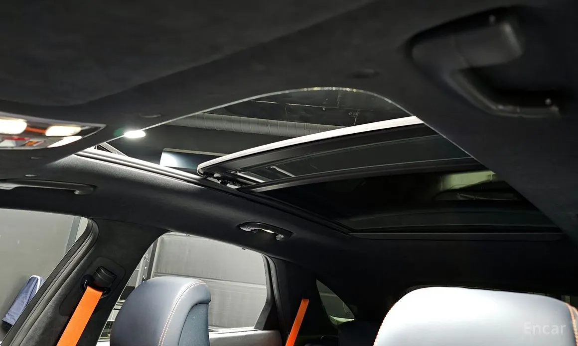 Фото 17 - Genesis GV70