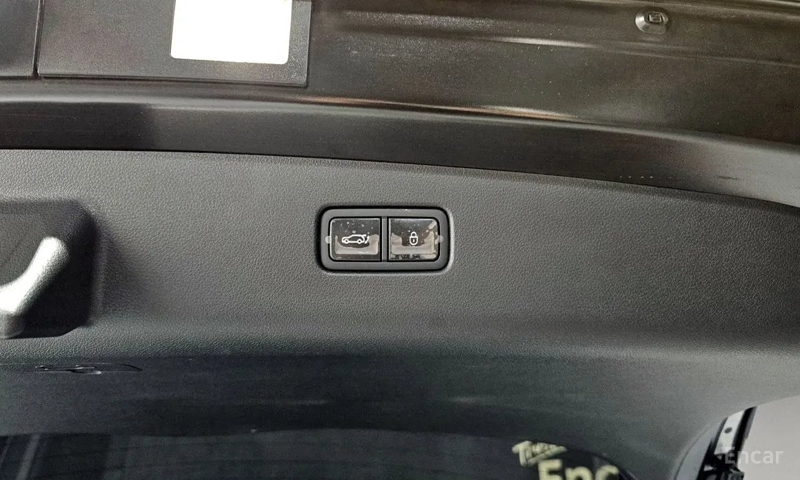 Фото 20 - Genesis GV70