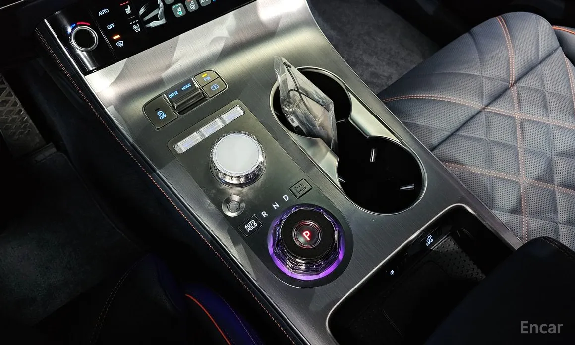 Фото 9 - Genesis GV70