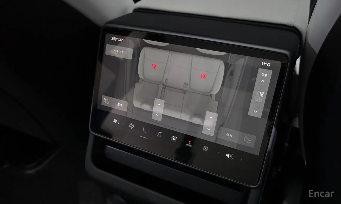 Фото 17 - Tesla Model Y