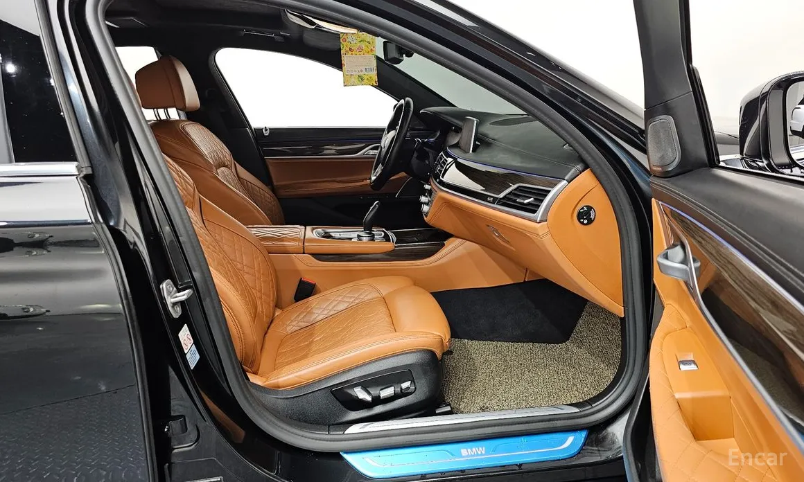Фото 11 - BMW 7 Series