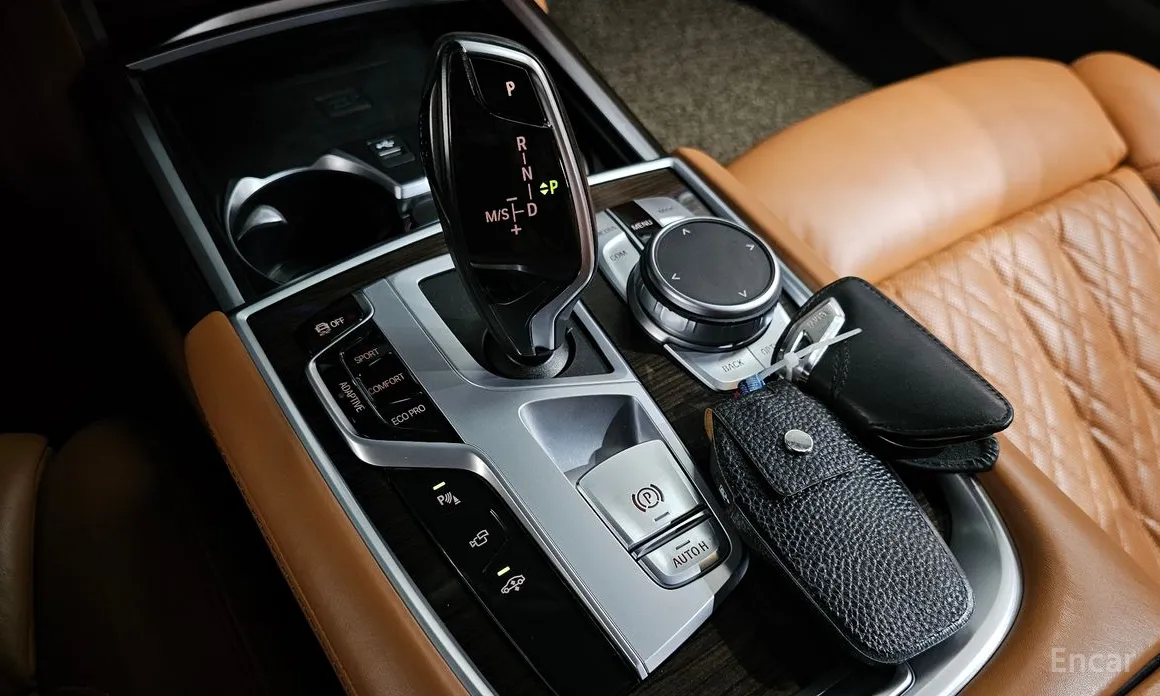 Фото 9 - BMW 7 Series