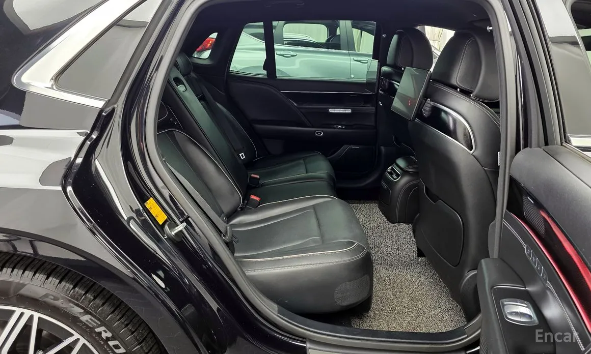 Фото 12 - Genesis G90