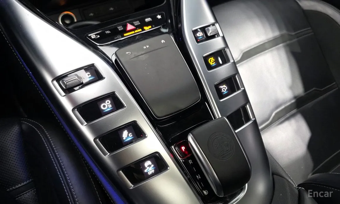 Фото 9 - Mercedes-Benz AMG GT