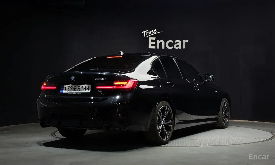 Фото 2 - BMW 3 Series