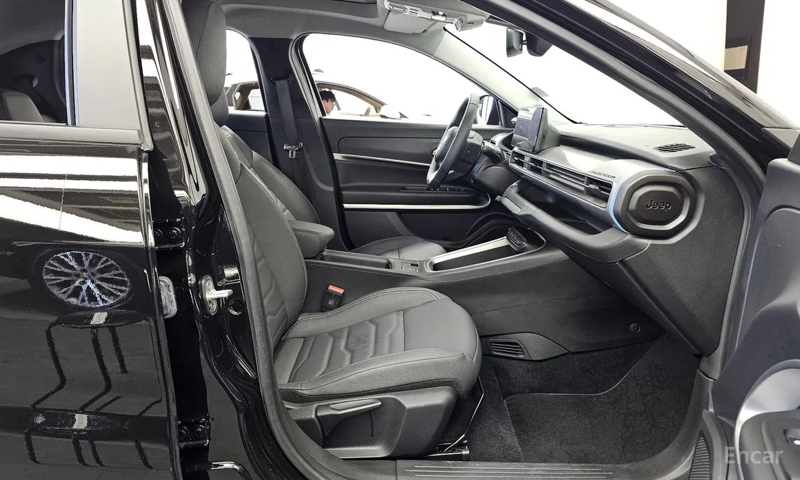 Фото 11 - Jeep Avenger