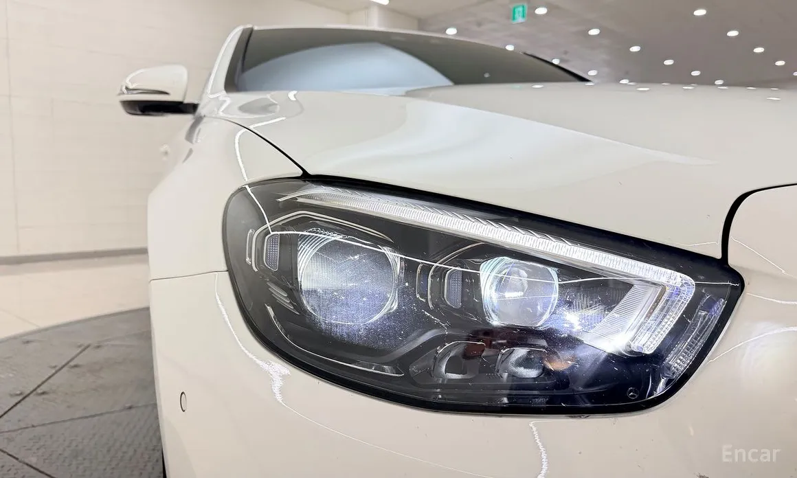 Фото 10 - Mercedes-Benz E-Class