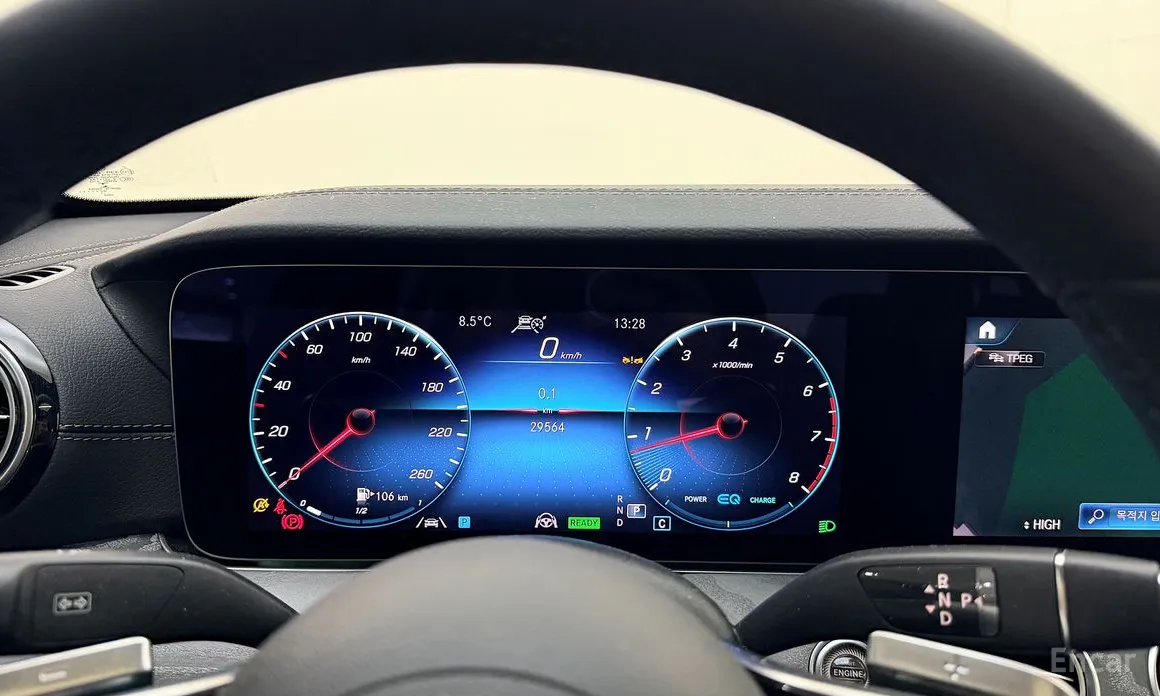 Фото 14 - Mercedes-Benz E-Class