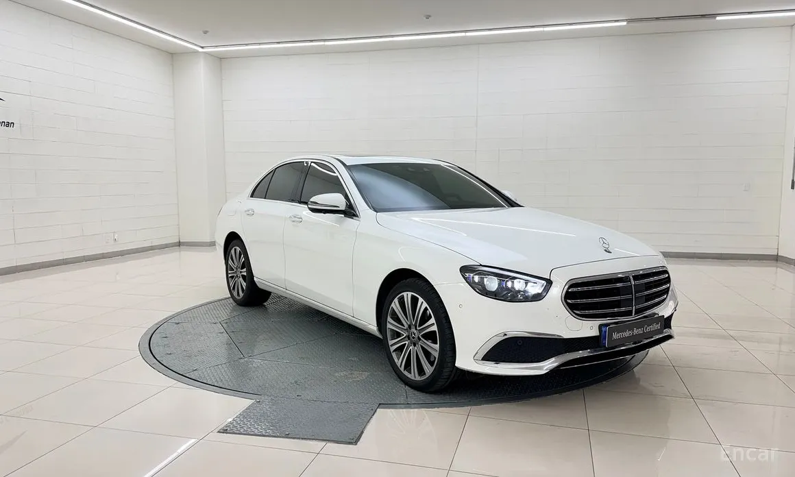 Фото 7 - Mercedes-Benz E-Class