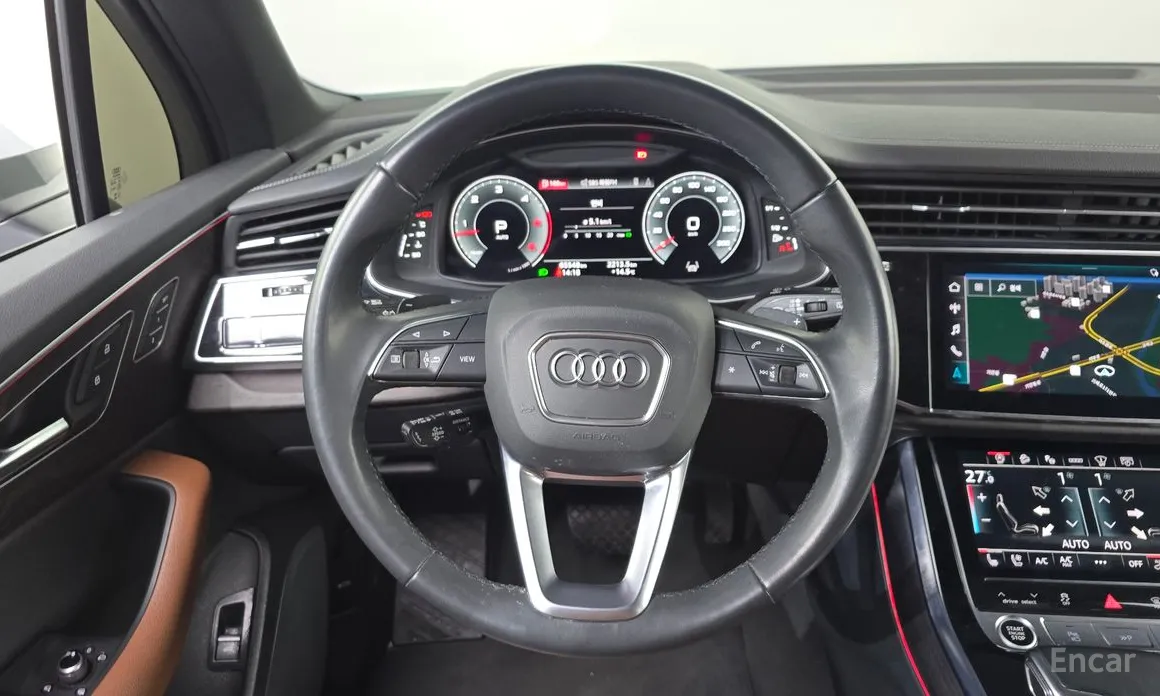 Фото 13 - Audi Q7