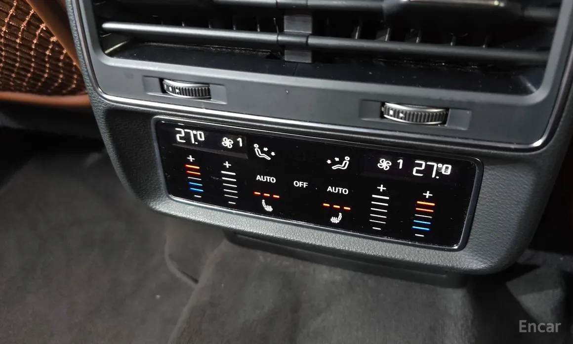 Фото 18 - Audi Q7