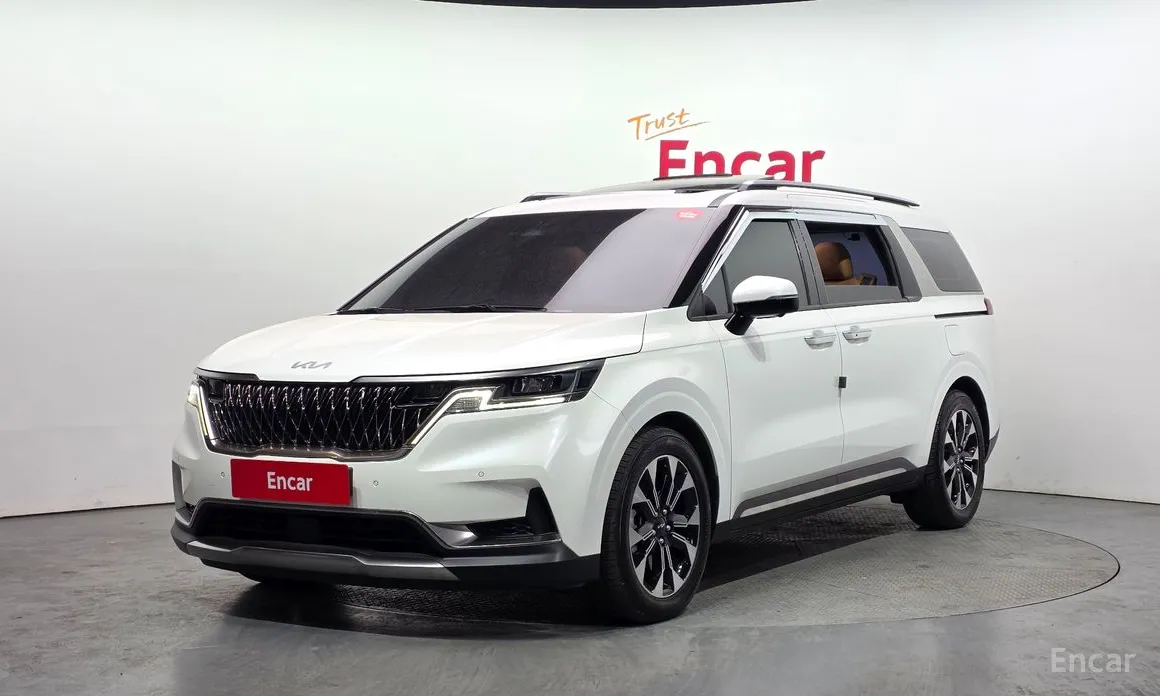 Фото 1 - Kia Carnival