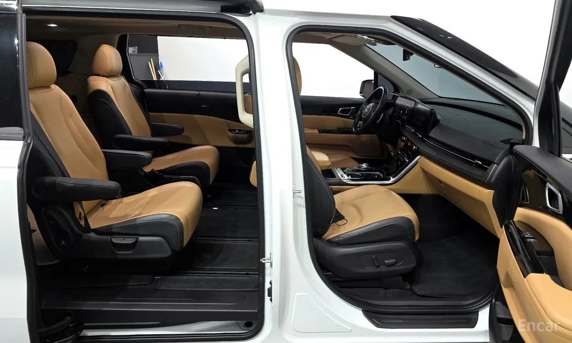 Фото 11 - Kia Carnival