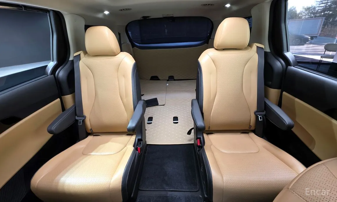 Фото 12 - Kia Carnival