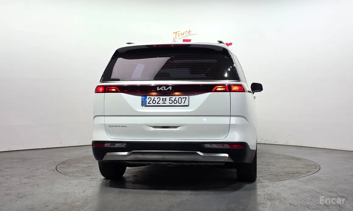 Фото 4 - Kia Carnival