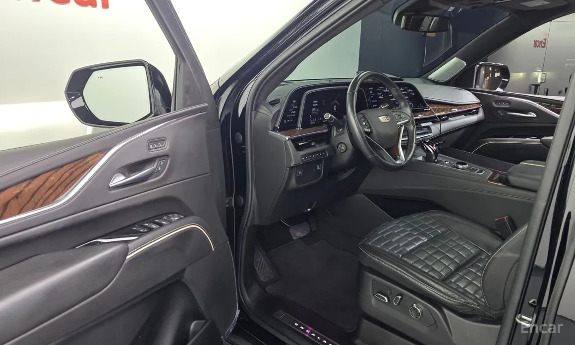 Фото 10 - Cadillac Escalade