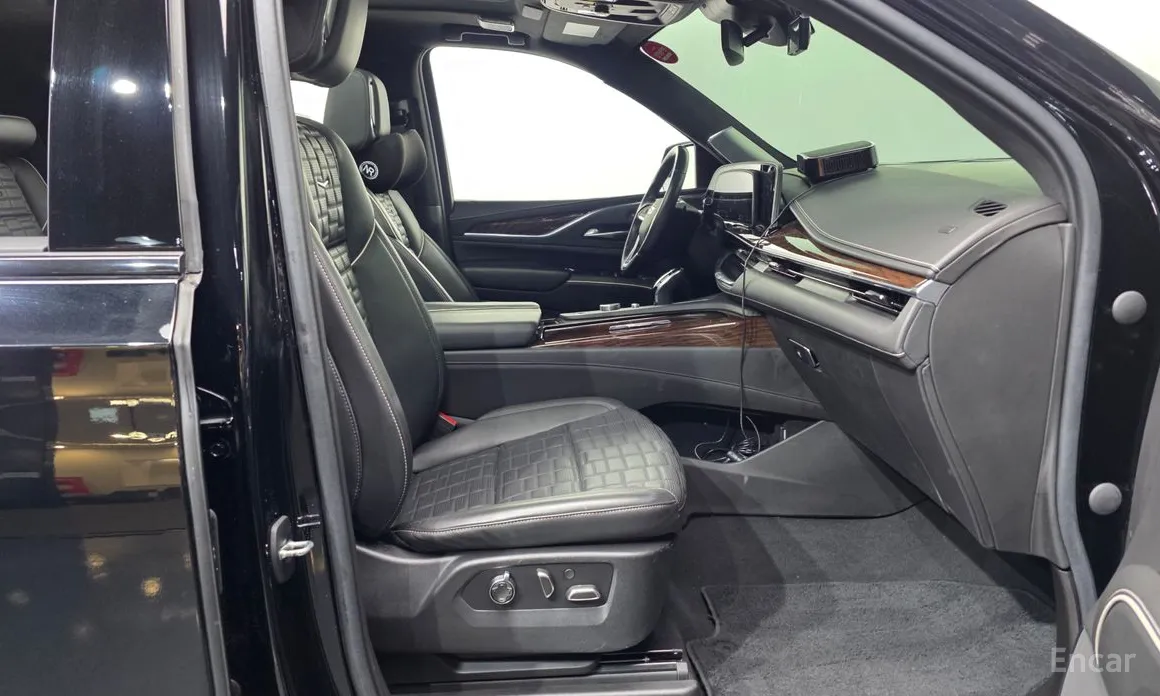 Фото 11 - Cadillac Escalade